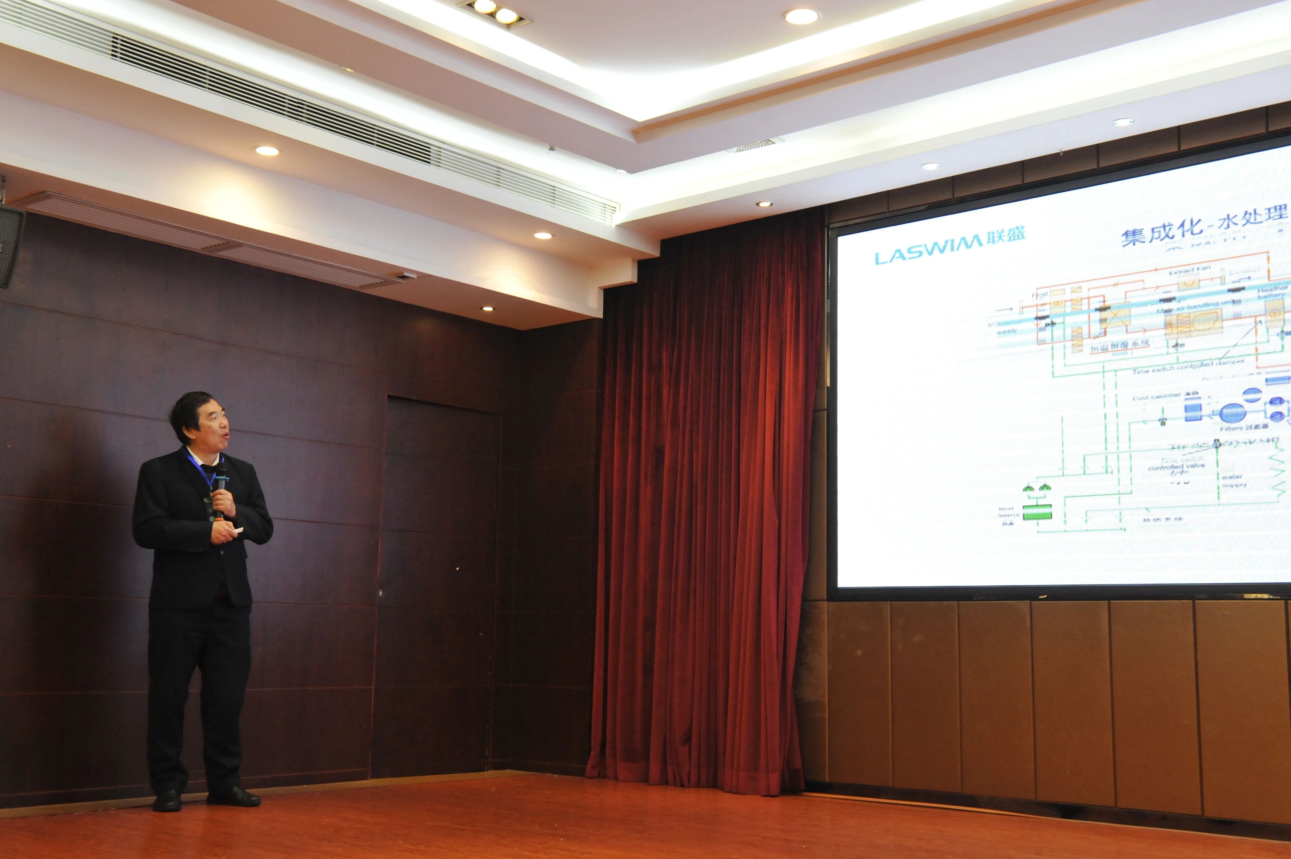 建筑水环境技术研发中心专家刘春生先生现场分享.jpg 建筑水环境技术研发中心专家刘春生先生现场分享.jpg