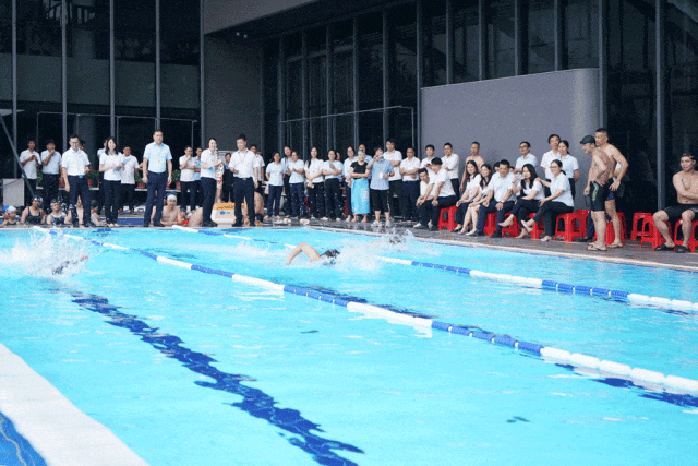 “同心激浪，泳创未来”游泳比赛